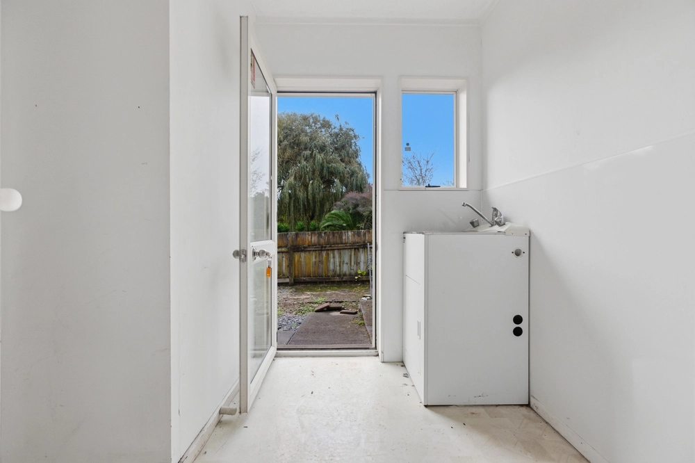 Photos of 53D Esmeralda Street