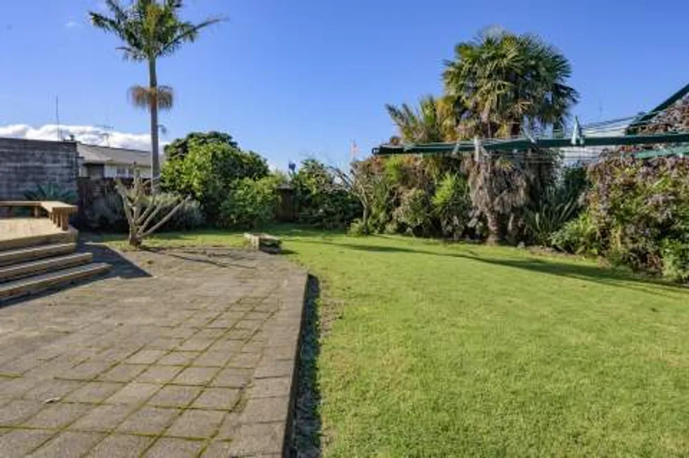 Photos of 423 Maungatapu Road