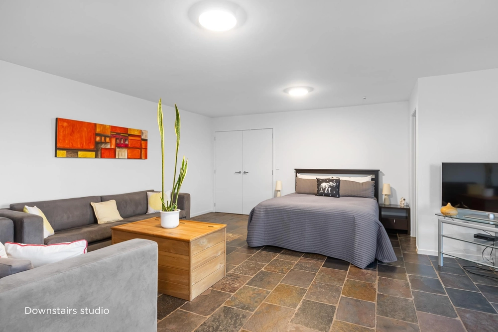 Photos of 202 Vipond Road