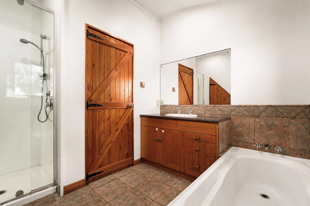 Photos of 114 Ness Valley Road