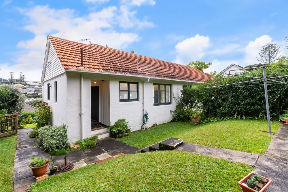 Photos of 61-63 Lingarth Street