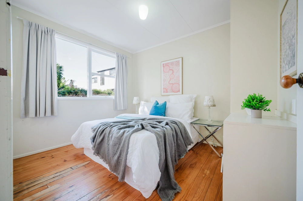 Photos of 68 Jolson Road