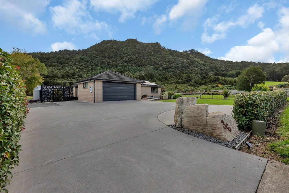 Photos of 36 Layby Lane