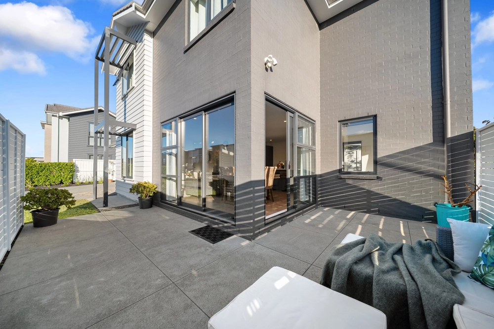 Photos of 9 Vincent McGrath Crescent