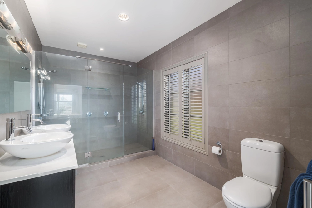 Photos of 130 Glenbogle Drive