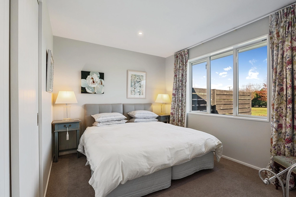 Photos of 695 McLaughlins Road