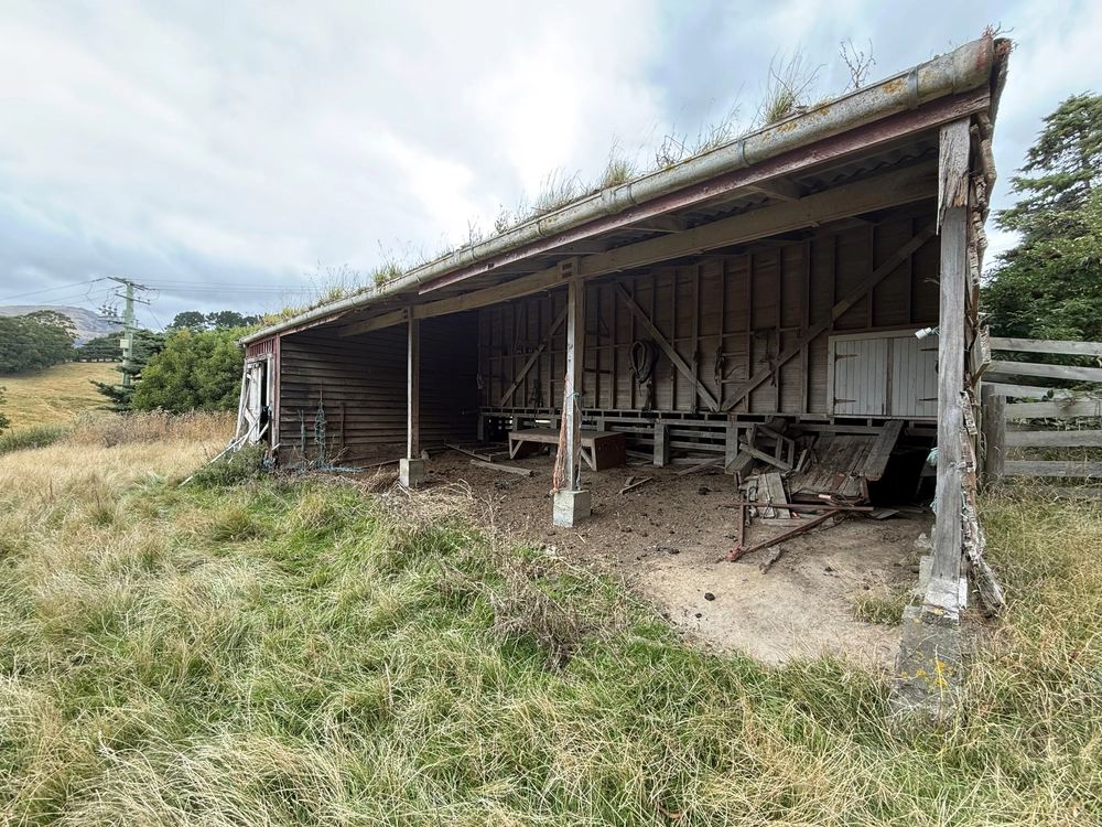 Photos of 250 Bayview Road