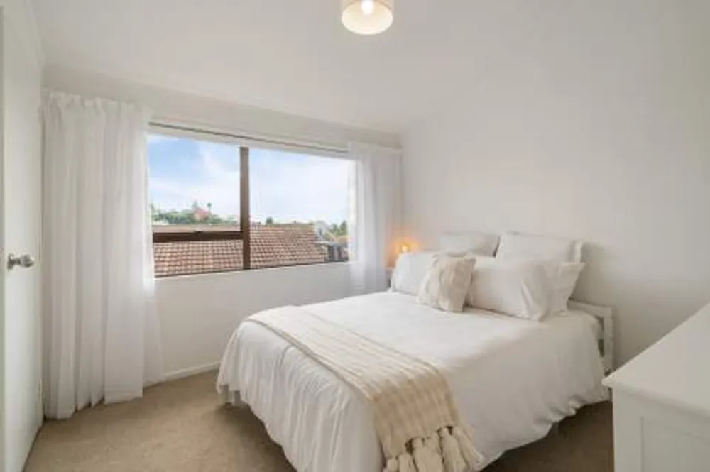 Photos of 48 Eaton Crescent