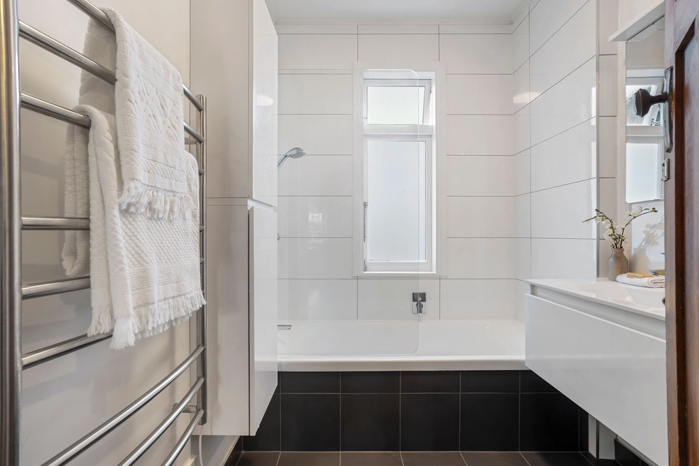 Photos of 1 Rhodes Avenue