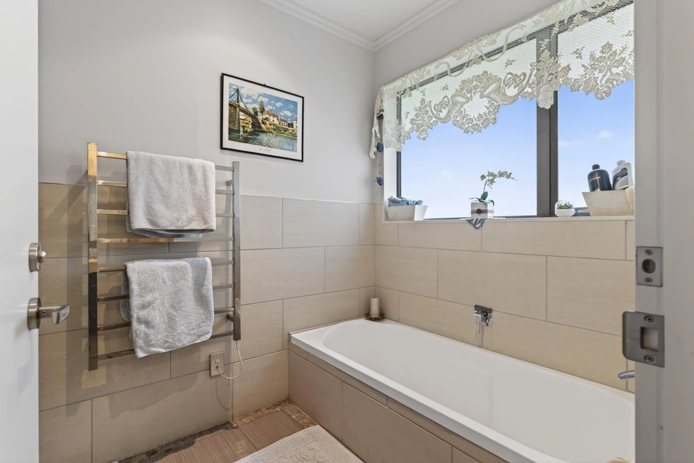 Photos of 283 Maungakaramea Road