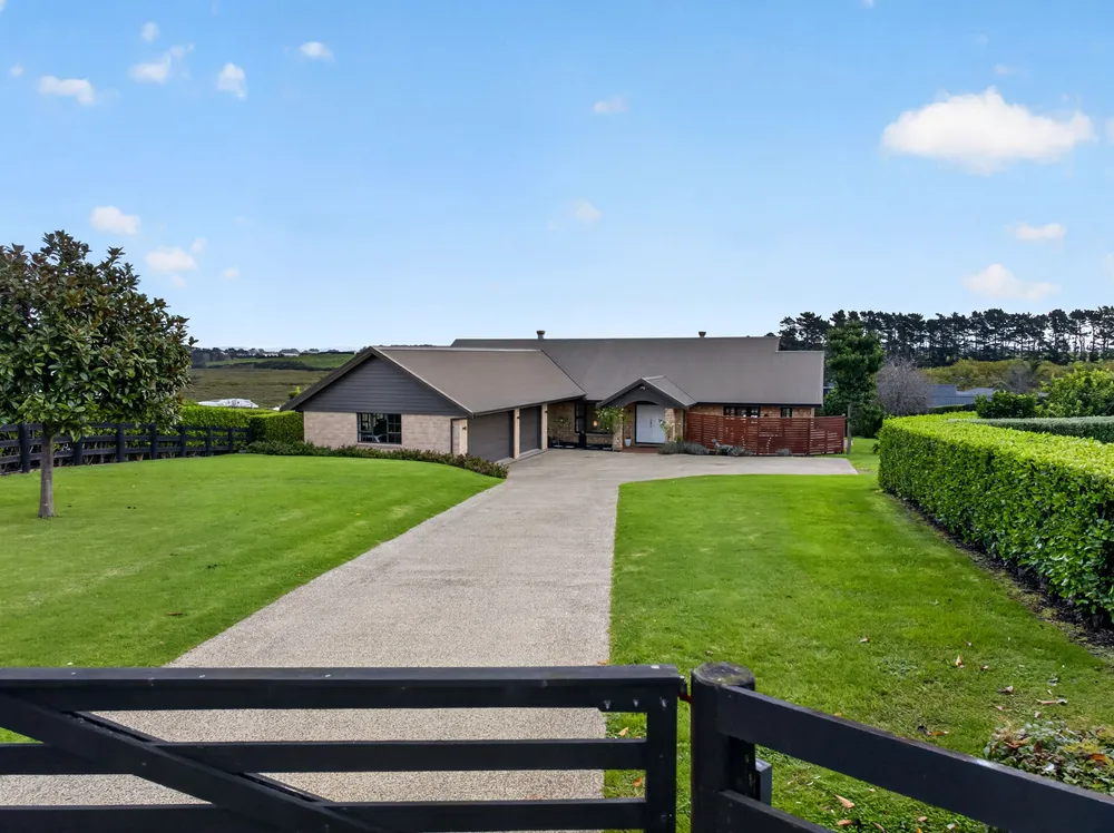 Photos of 136 Mcrobbie Road