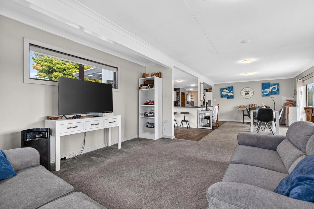 Photos of 216 Manuel Road