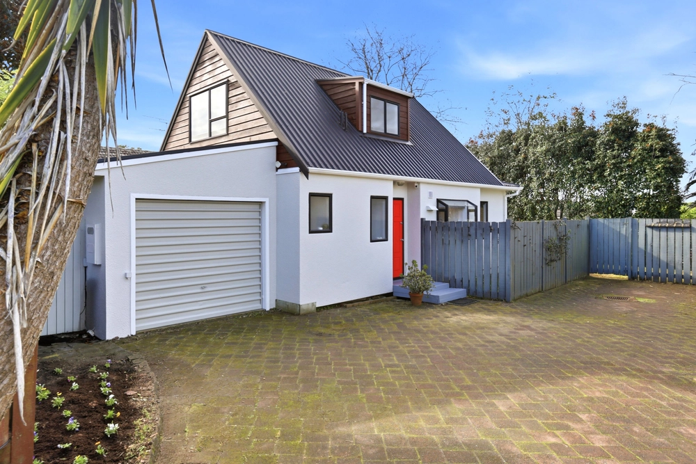 Photos of 111C Selwyn Street