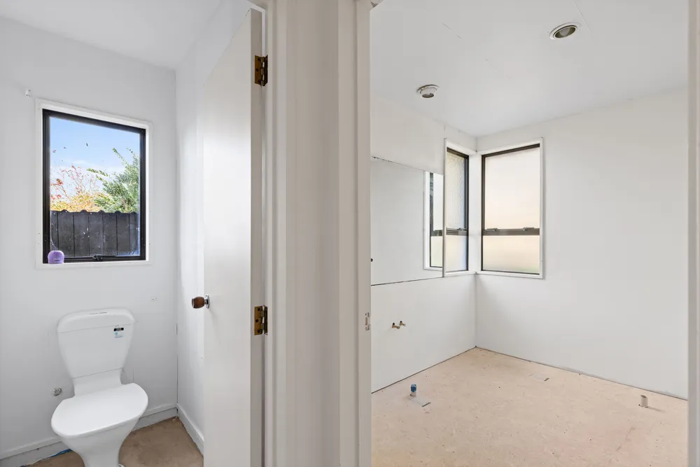 Photos of 33 Tuawera Terrace