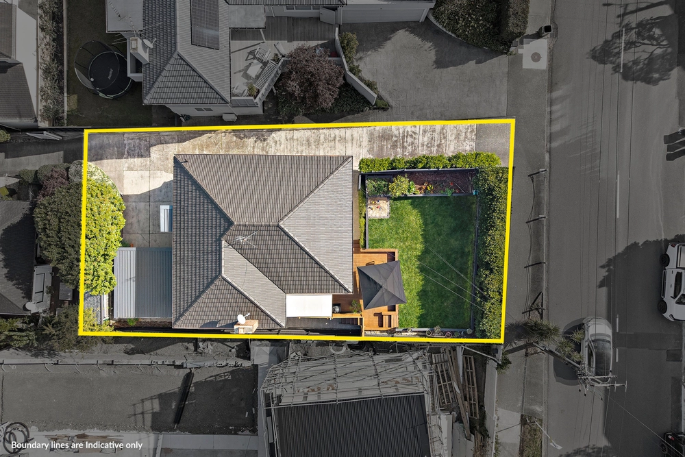 Photos of 19 Riddell Road