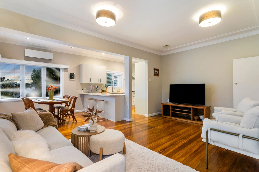 Photos of 19 Riddell Road