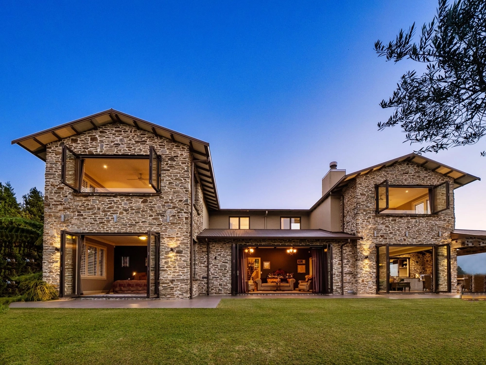 Photos of 265A Hot Springs Road