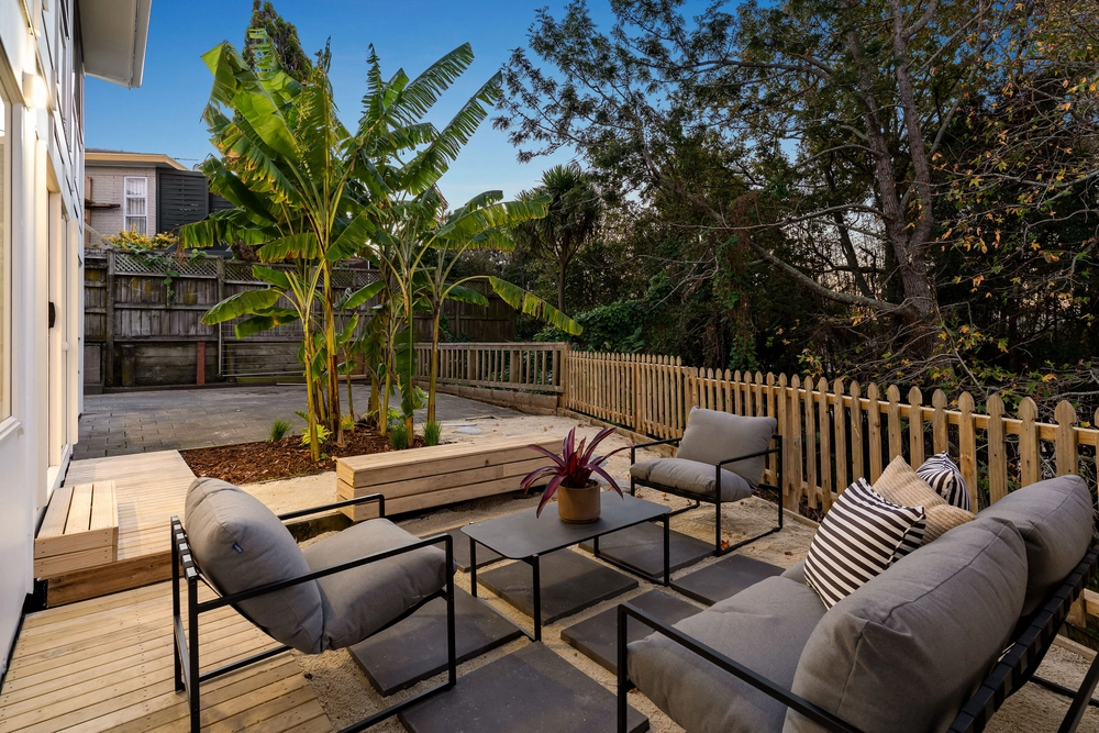 Photos of 583 East Coast Road