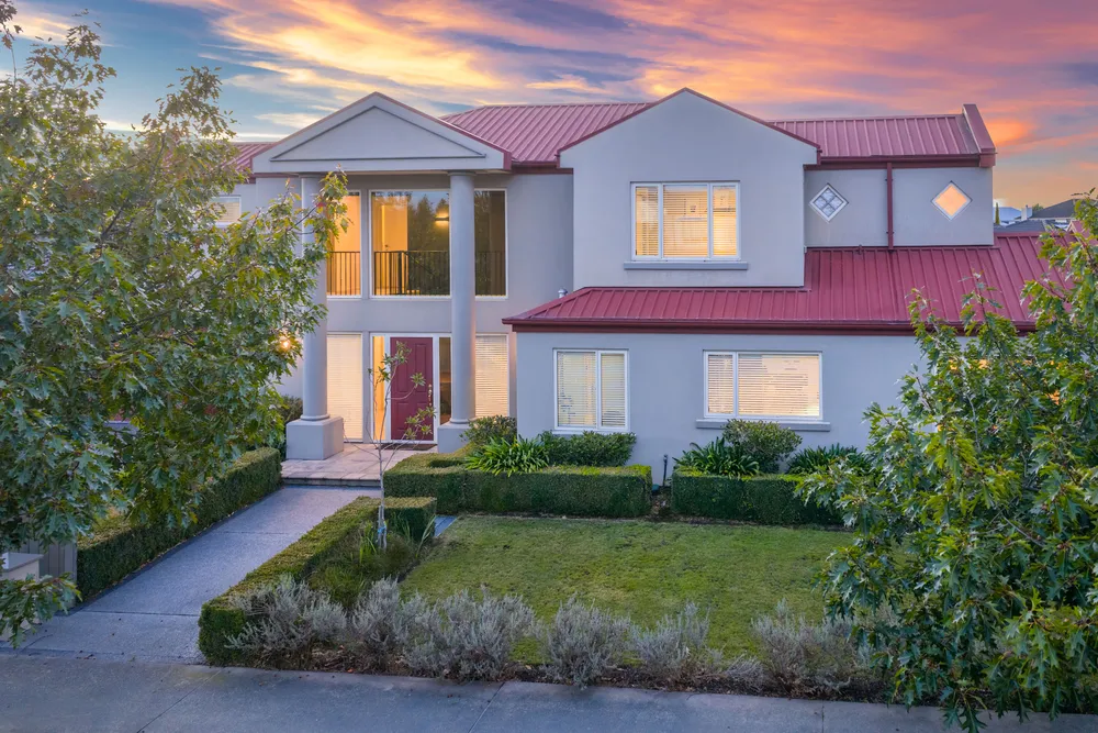Photos of 274 Lake Terrace Road