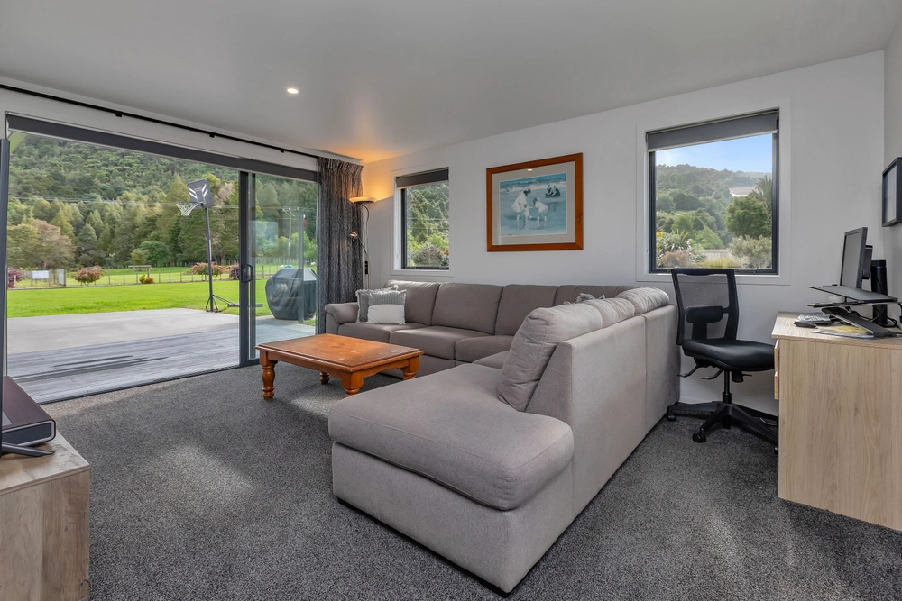 Photos of 36 Layby Lane