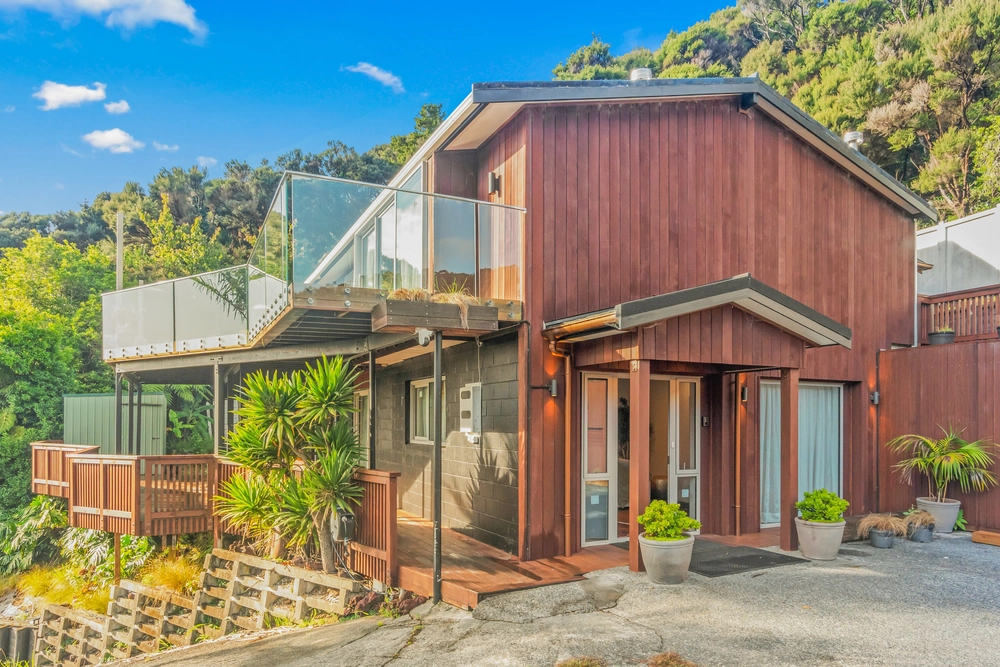 Photos of 32 Joyces Road