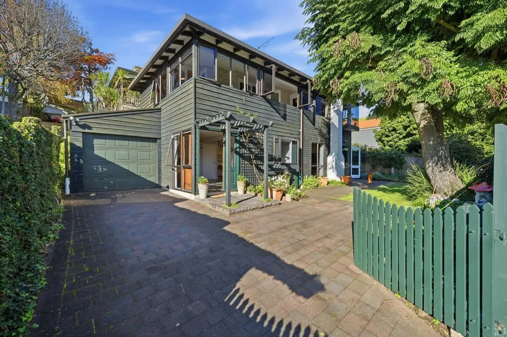 Photos of 2/32 Albert Road