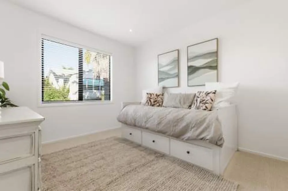 Photos of 33 Montia Close