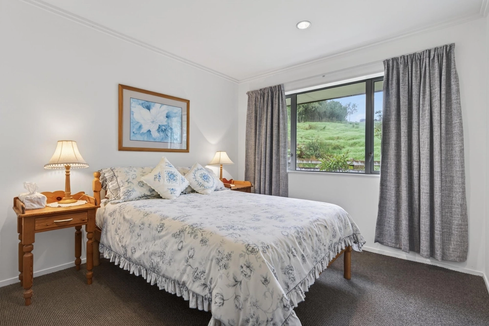 Photos of 283 Maungakaramea Road