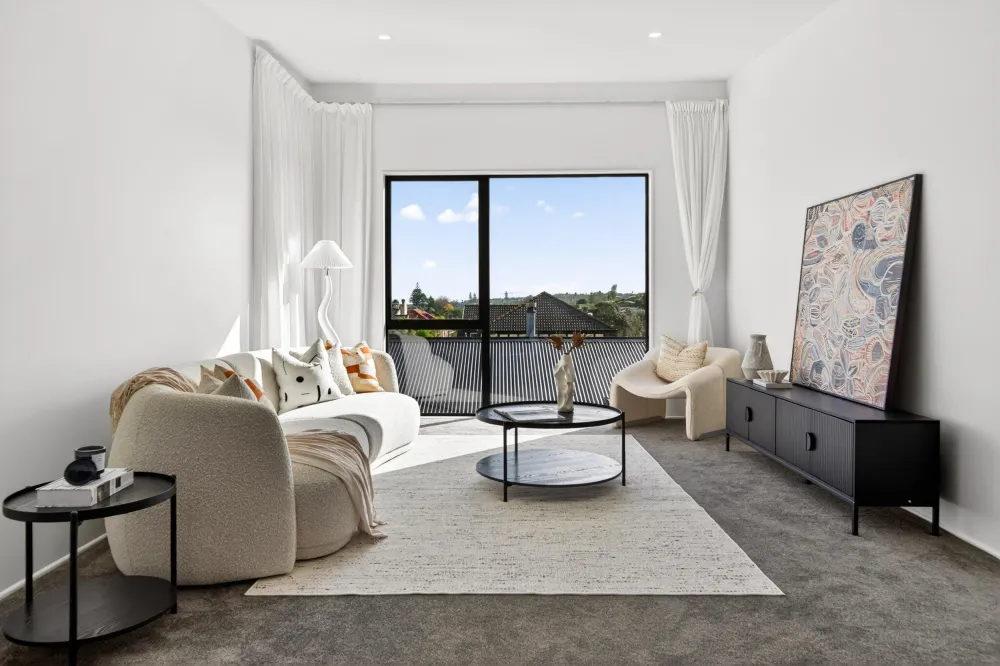 Photos of 39B Waiatarua Road