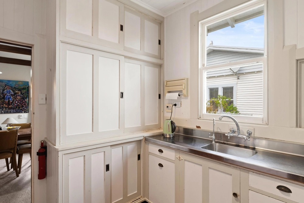 Photos of 266 Clifford Street