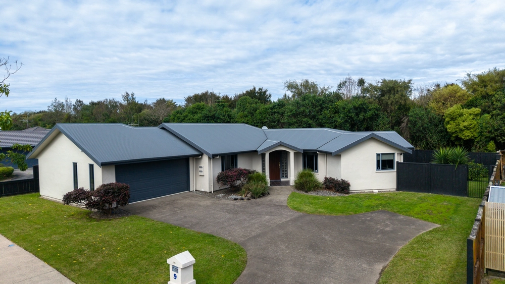 Photos of 410 River Road