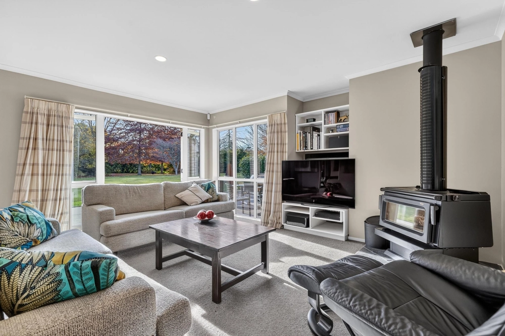 Photos of 328 Newell Road