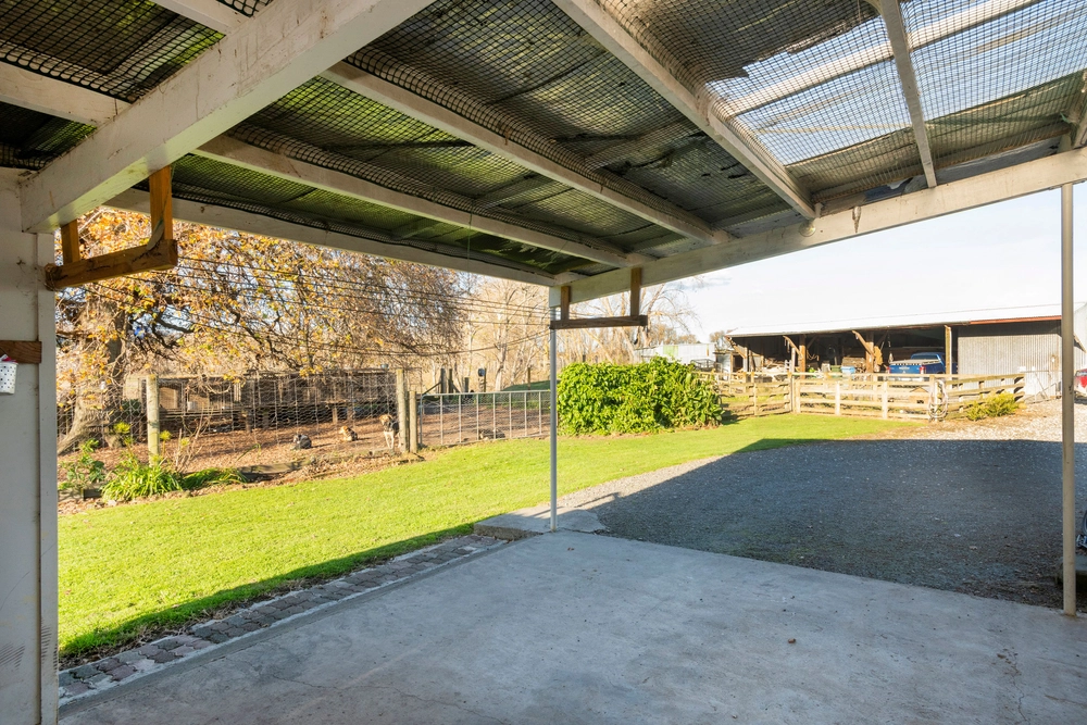 Photos of 172 Whatatutu Road