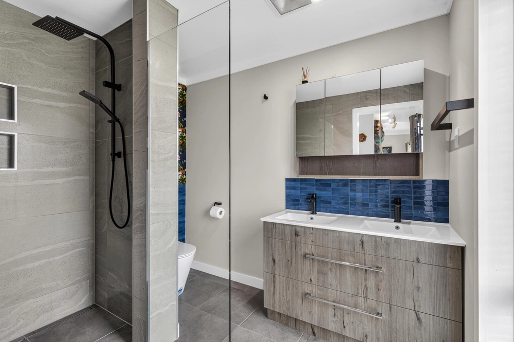 Photos of 216 Manuel Road