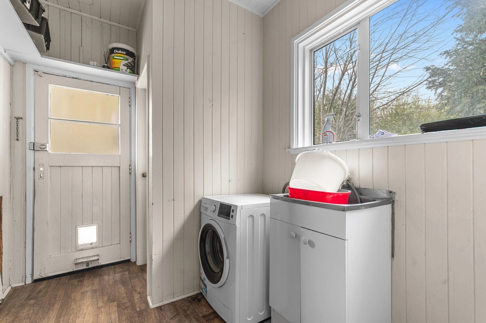 Photos of 15 Rowcliffe Crescent