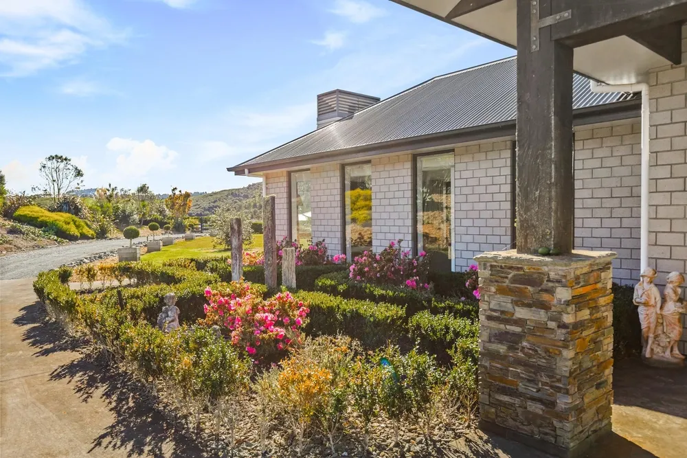 Photos of 246 Blackbridge Road