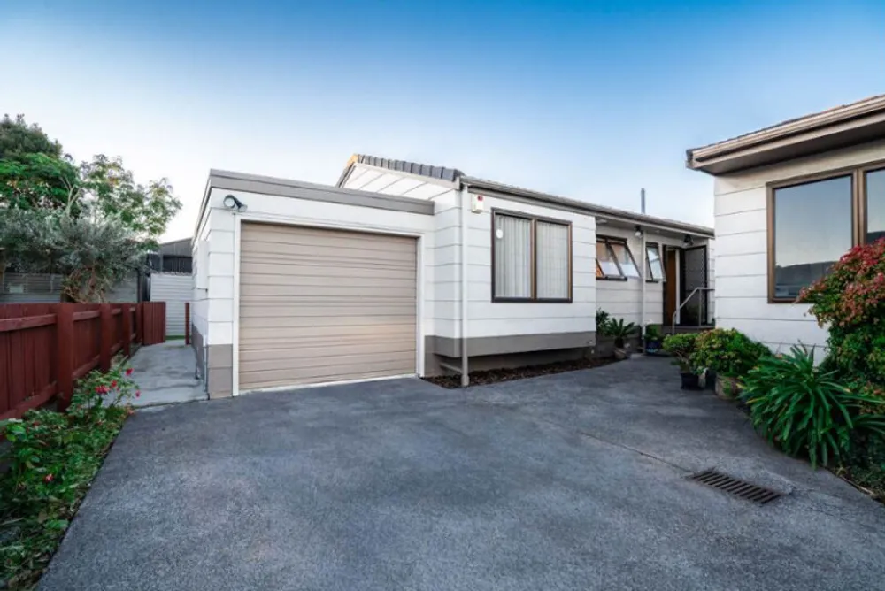 Photos of 17D Puhinui Road