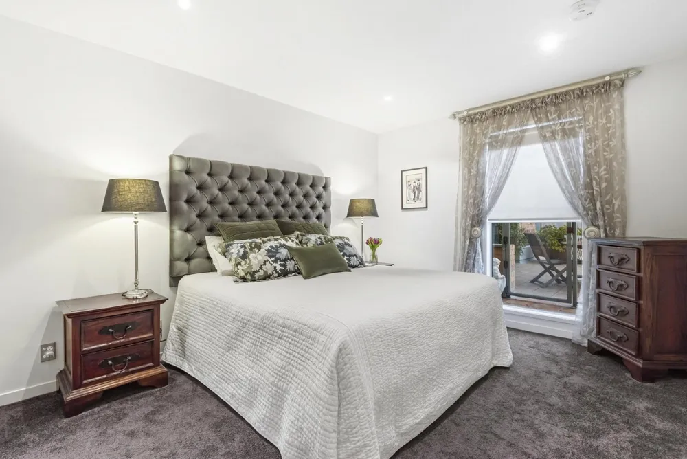 Photos of GA/8 Howe Street