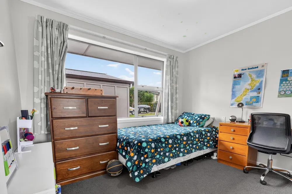 Photos of 15 Great Burke Street