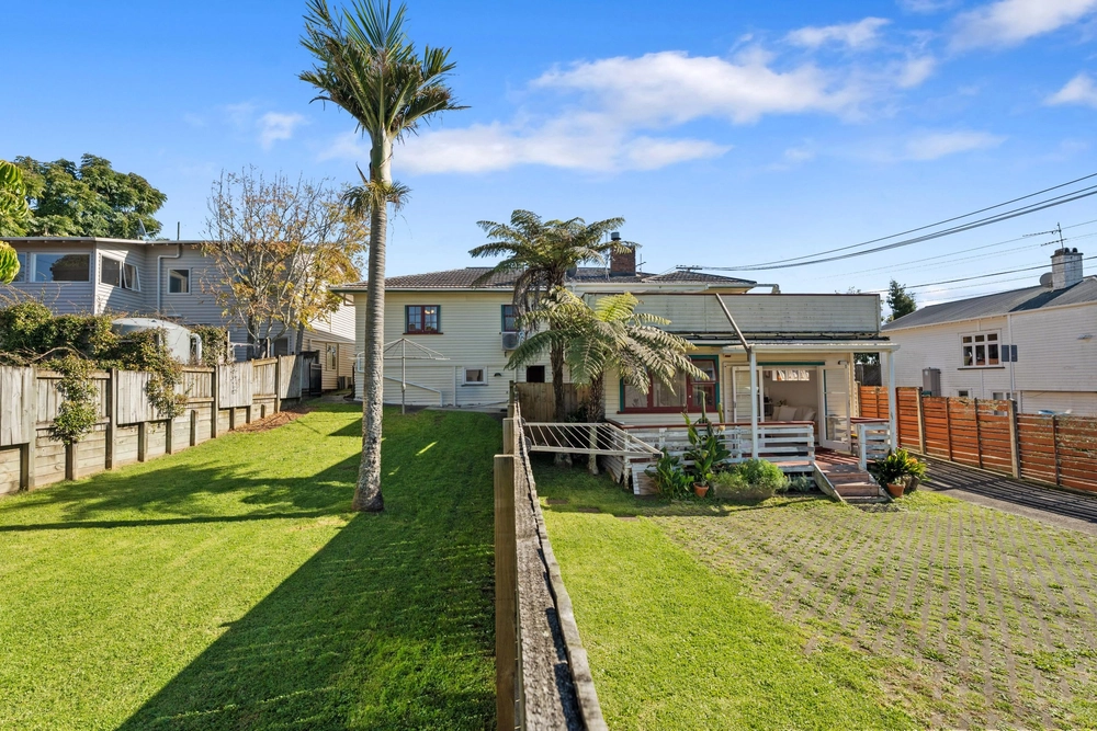 Photos of 13 Akarana Avenue