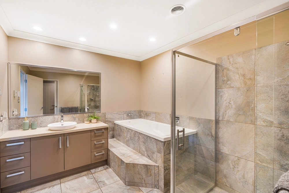 Photos of 16 Bernice Crescent