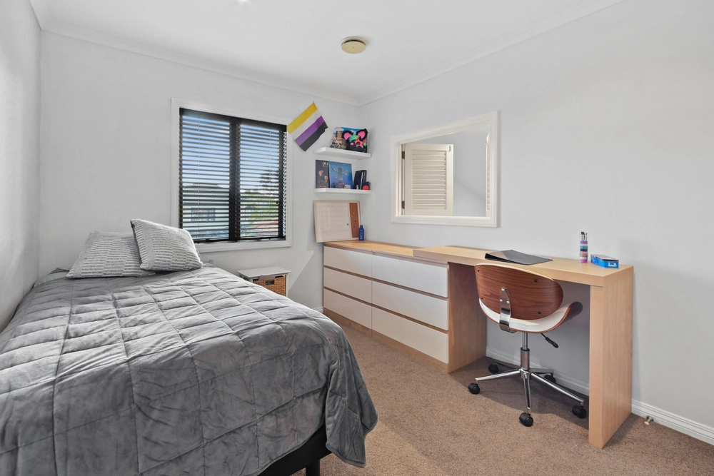 Photos of 25 Bridgefield Crescent