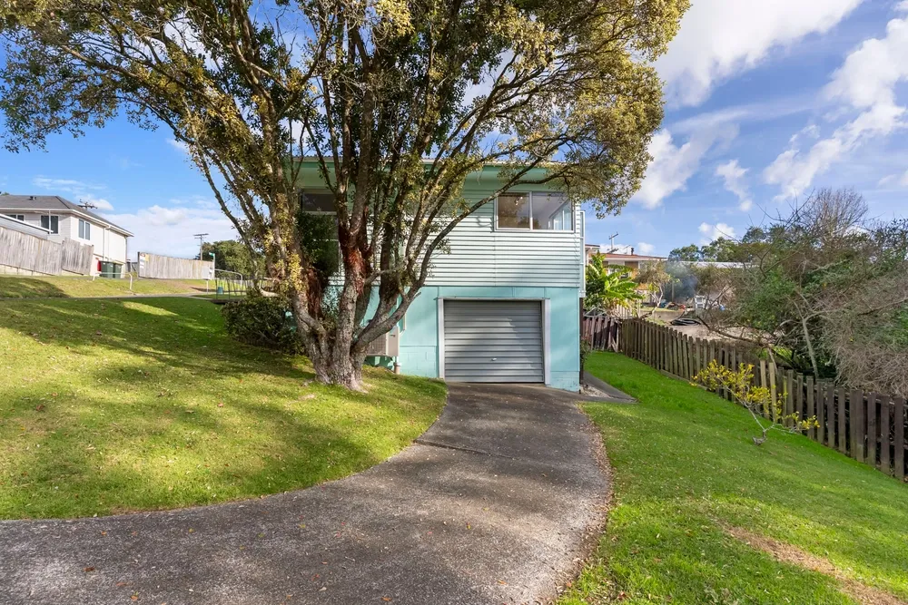 Photos of 39C Kaipatiki Road