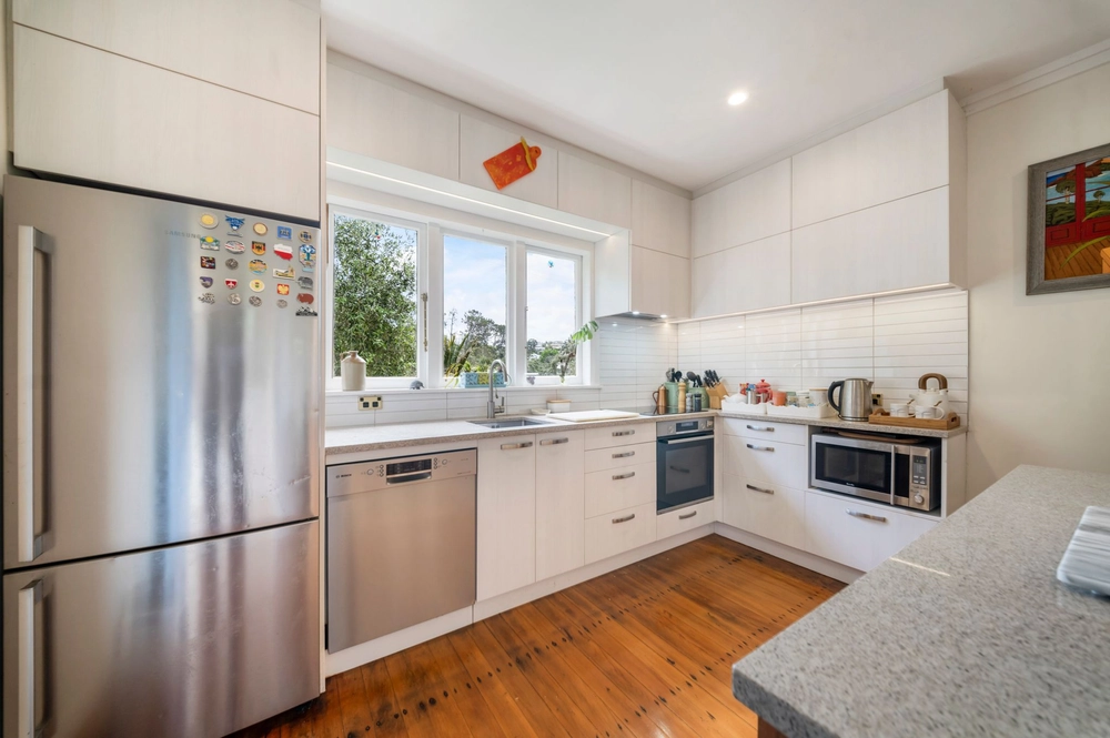 Photos of 83 Endeavour Street