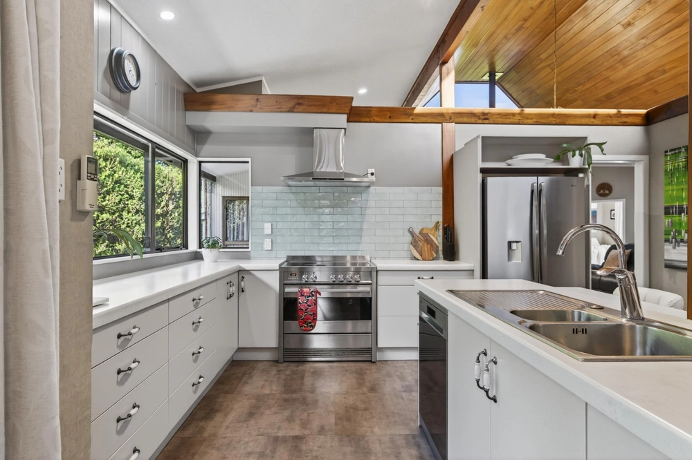 Photos of 16 Rosella Place