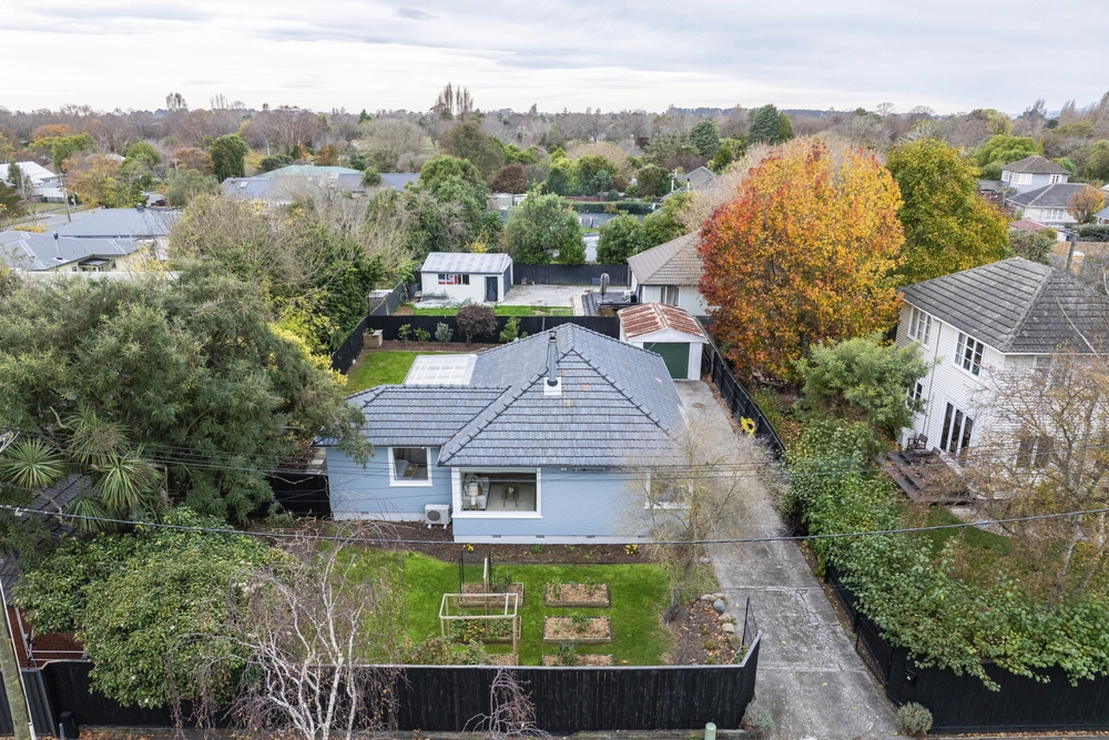 Photos of 36 Eveleyn Couzins Avenue