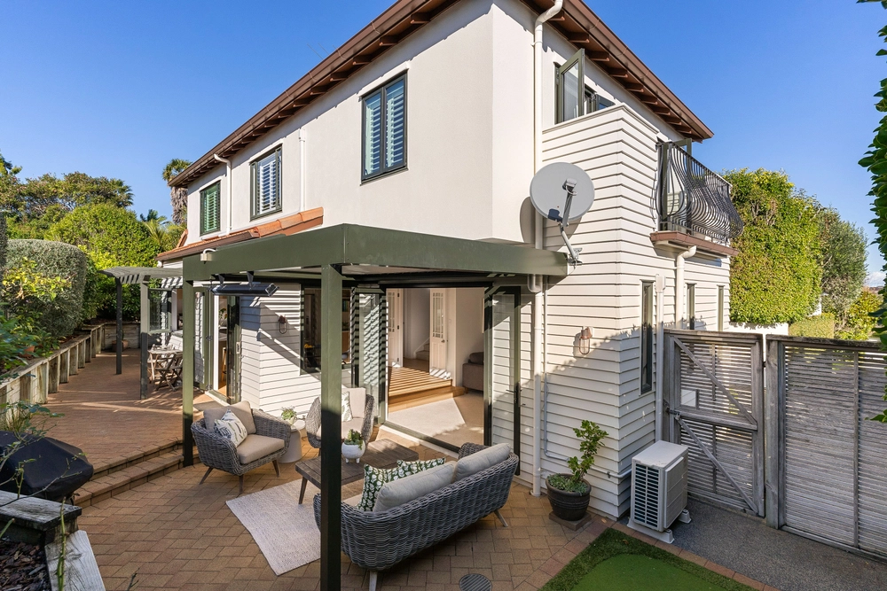 Photos of 12A Appleyard Crescent