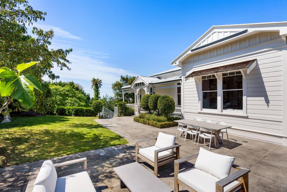 Photos of 6 Thompson Road