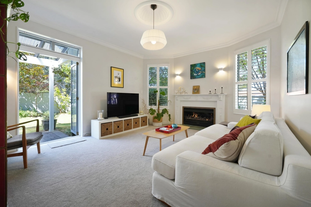 Photos of 43B Stanley Point Road