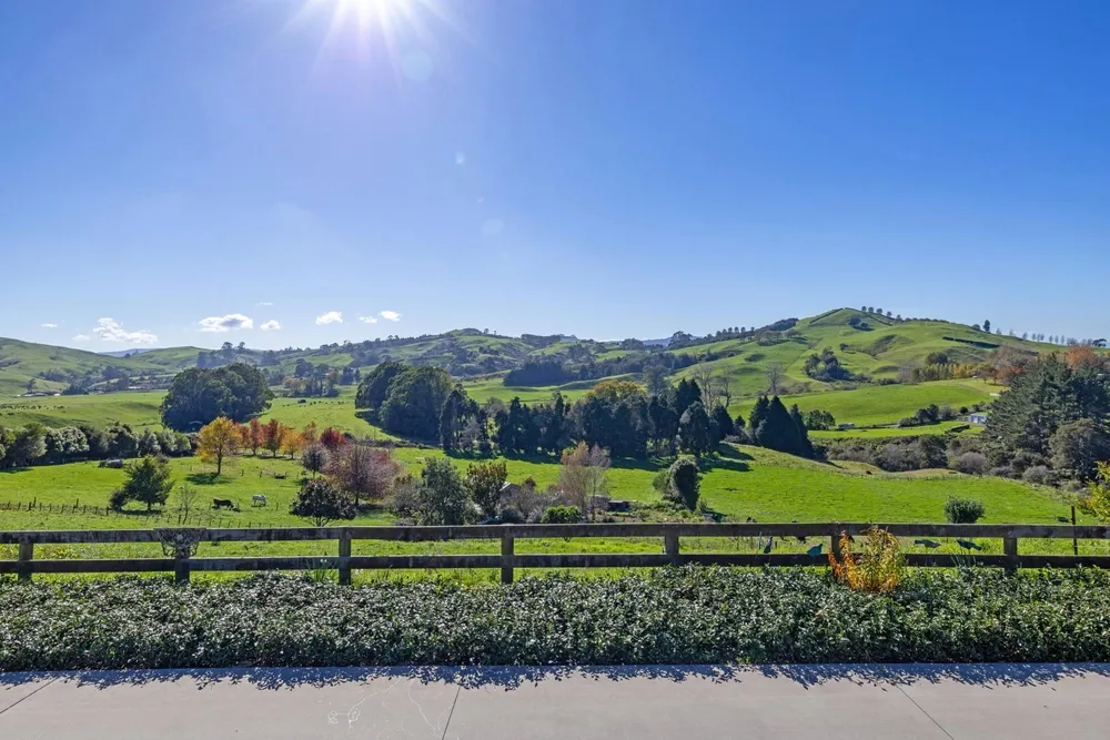 Photos of Unit 3, 957 Taotaoroa Road